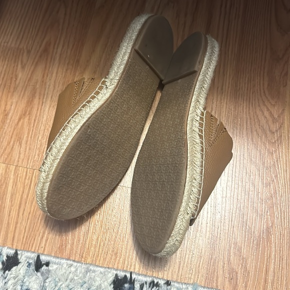 New Sam Edelman Slip On Sandals - Picture 2 of 2